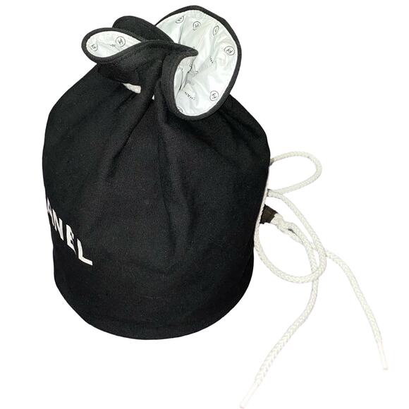 AUTH CHANEL Black & White Logo Large Jumbo Drawstring Canvas Bucket Bag Backpack main image 5